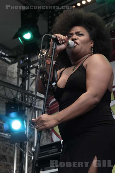 THE BELLRAYS - 2008-07-26 - PARIS - Paris Plage (Pont de Sully) - 